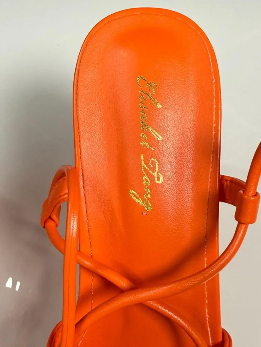 Elizabeth Tang bold elisabet